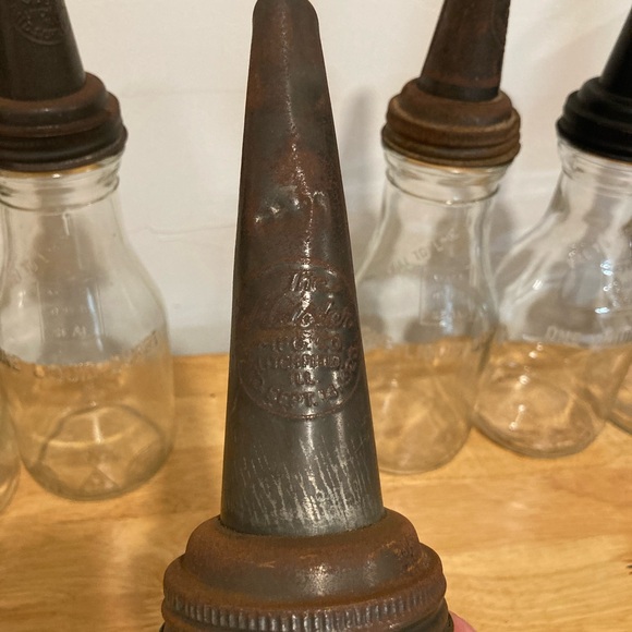 Sold! Vintage Motor Oil Glass Jars with Caddy - Picture 14 of 17